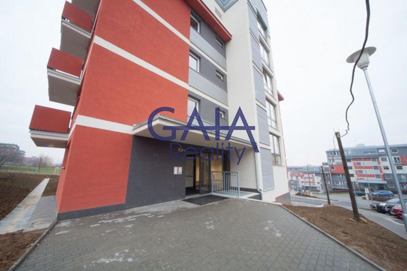 Moderní byt 2+kk s lodžií a pěkným výhledem 