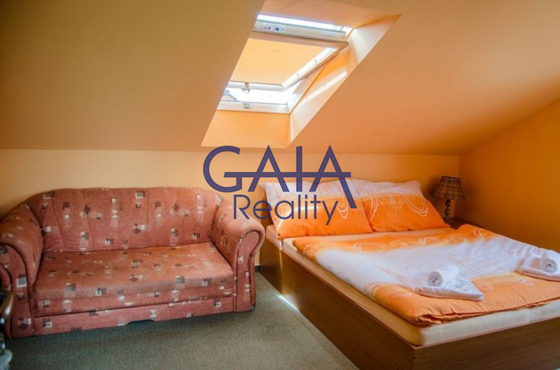 Pronájem zavedené Vinárny s ubytováním u Baťova kanálu