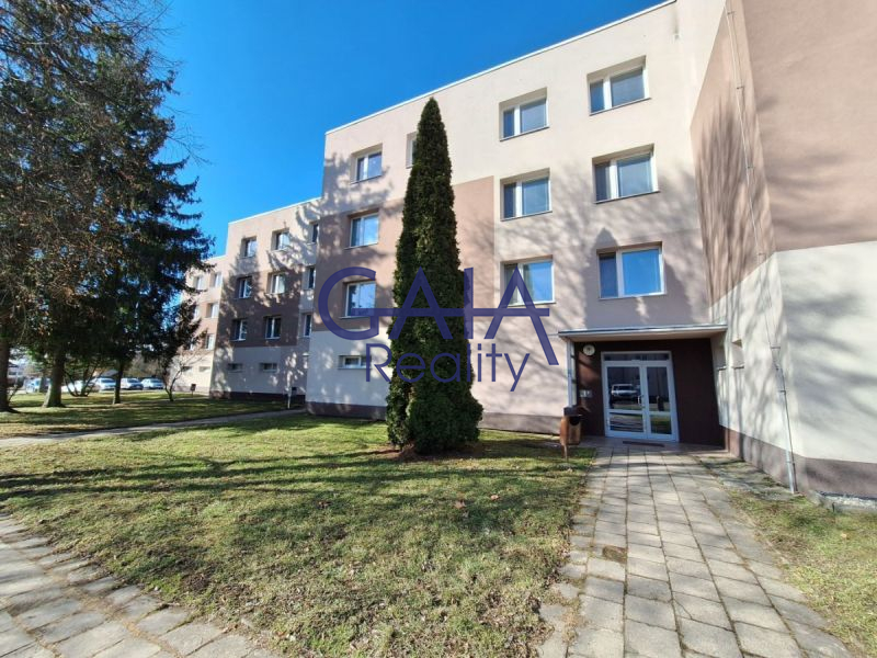 Prostorný cihlový byt 3+kk s lodžií – Kostelec na Hané