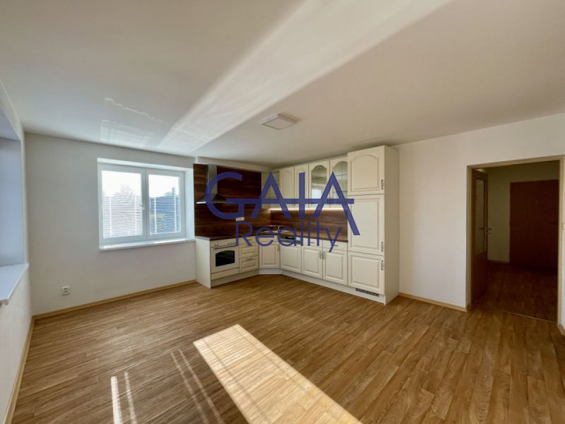 Pronájem prostorného bytu 2+kk v Moravském Písku