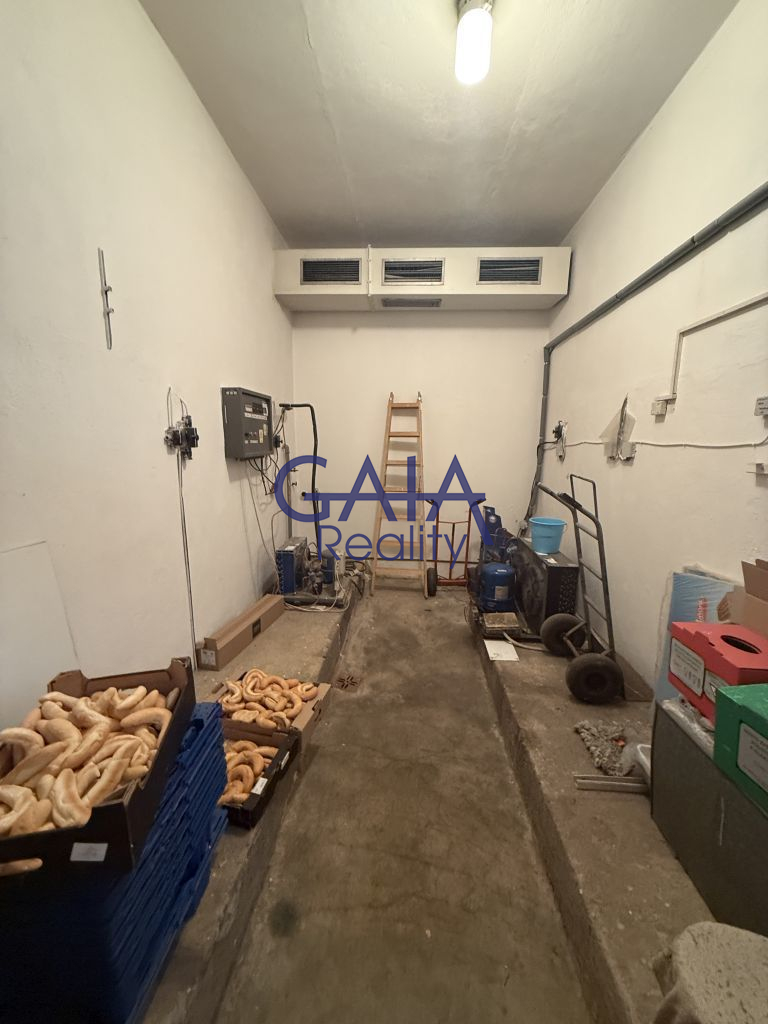 Komerční objekt po rekonstrukci s fotovoltaikou 