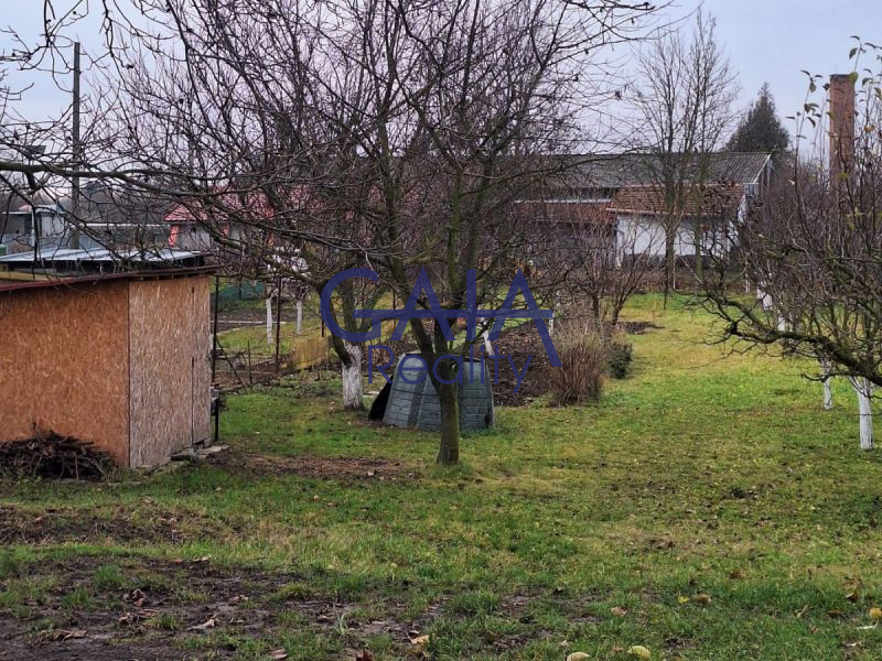 Pronájem zahrady se zahradní kůlnou 