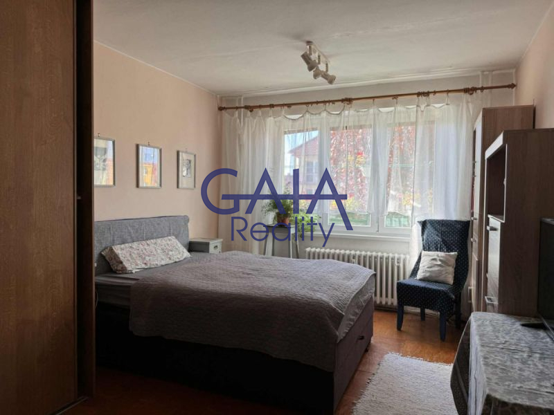 Prodej hezkého prostorného bytu 3+1 v klidné části