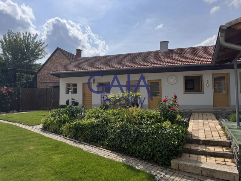 Prodej rod. domu 6+1 s krásnou zahradou