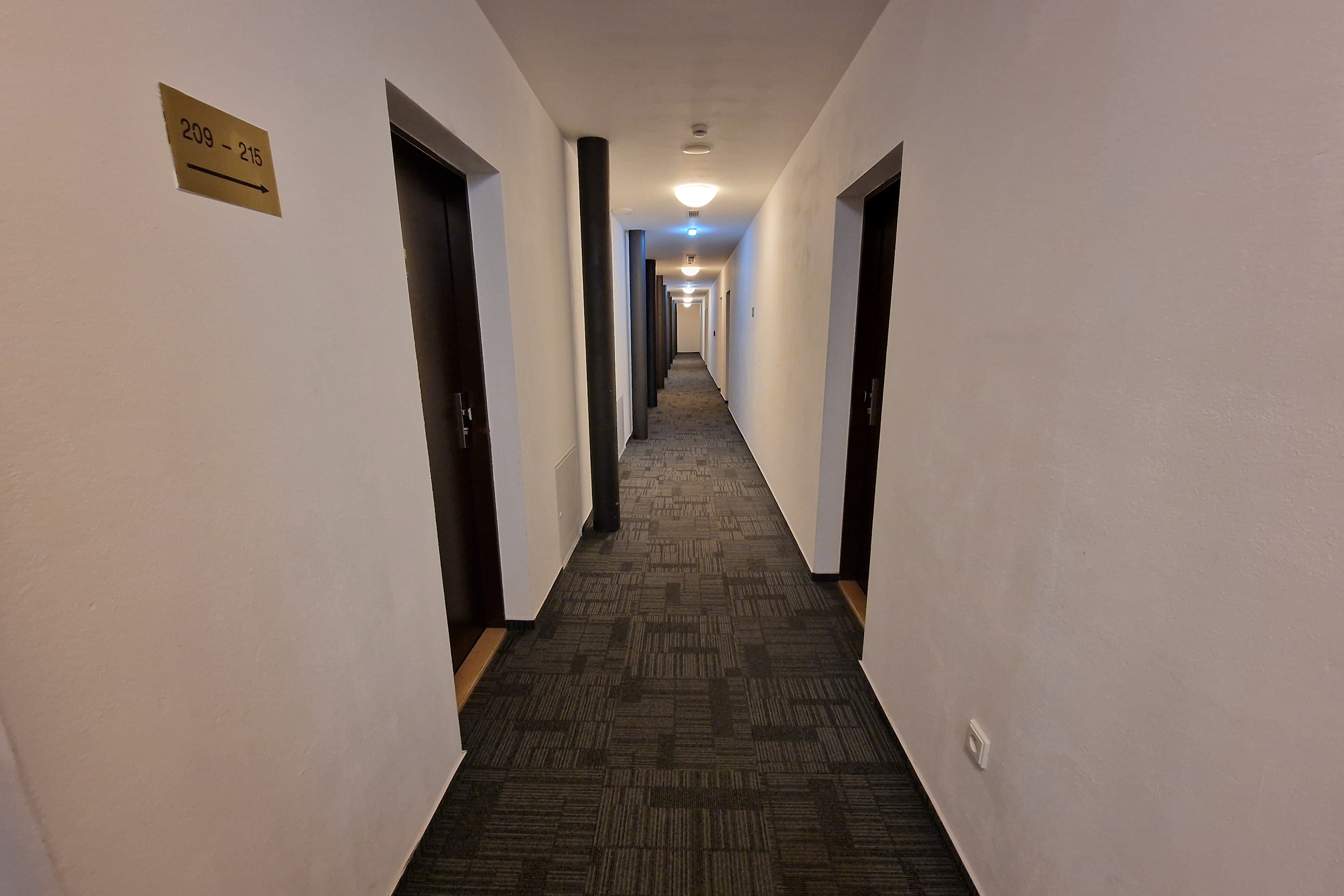 Chodba v prvnĂ­m patĹ?e budovy