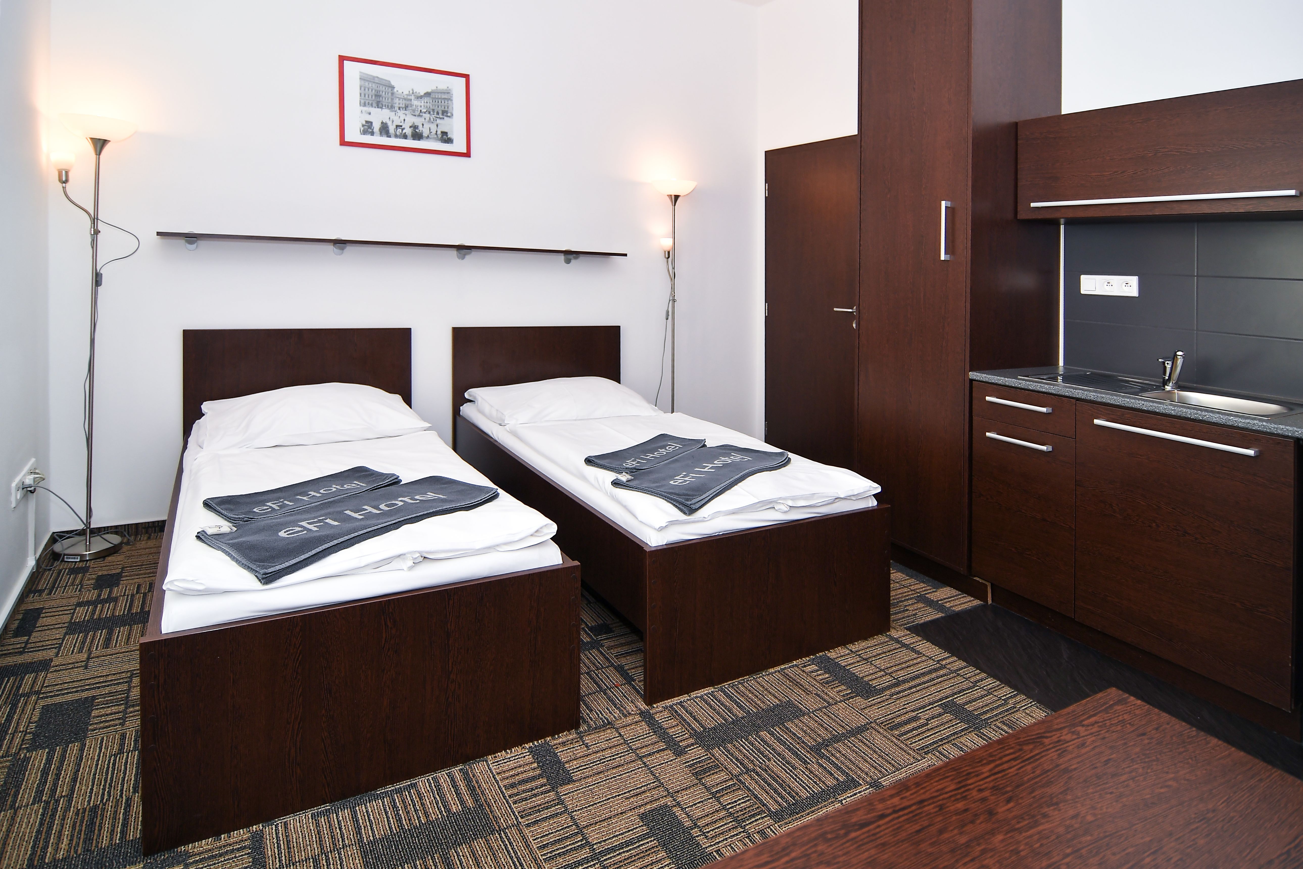 ObĂ˝vacĂ­ pokoj s kuchyĹ?skou linkou