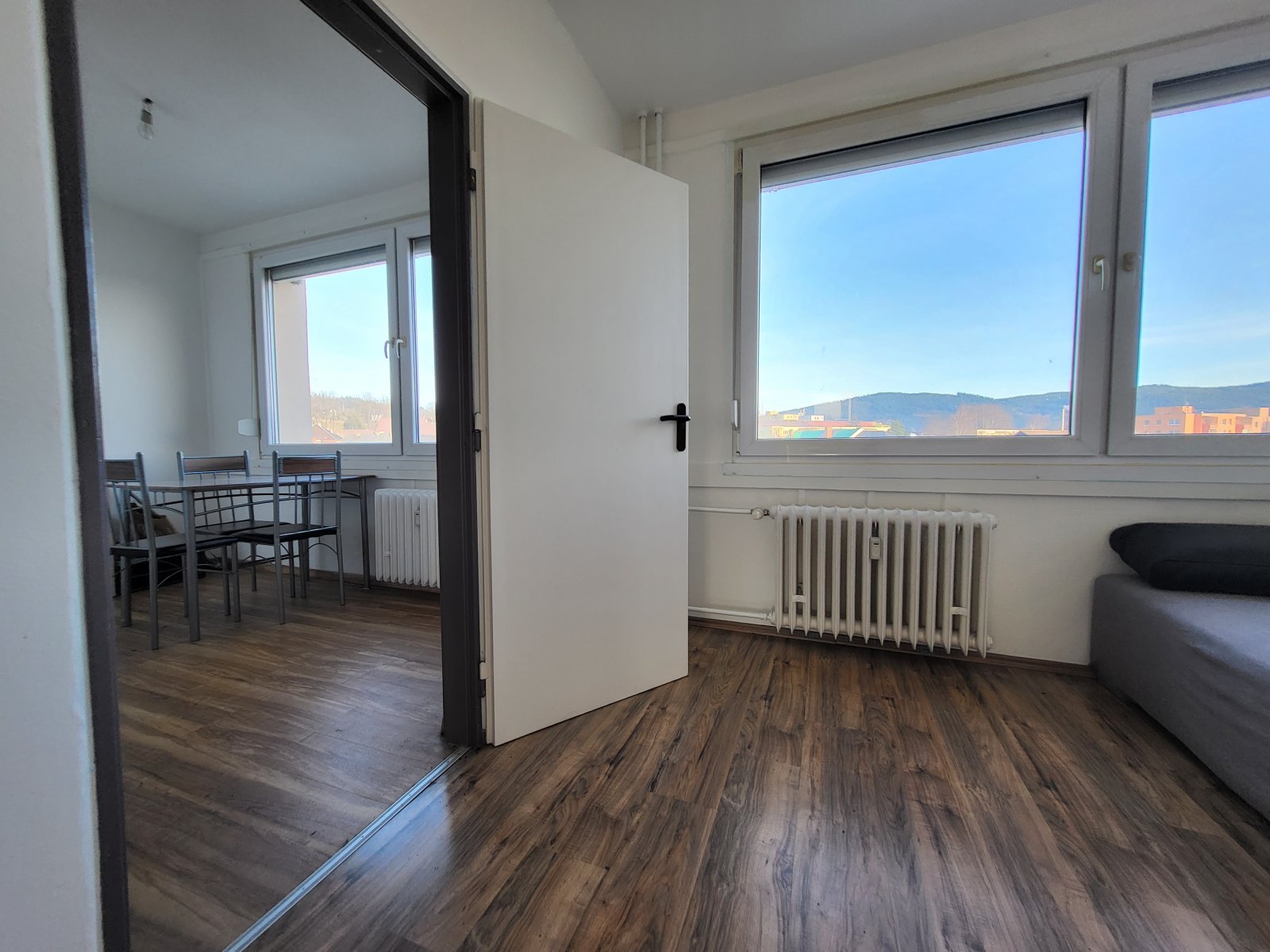 Pokoj a jídelna v kuchyni