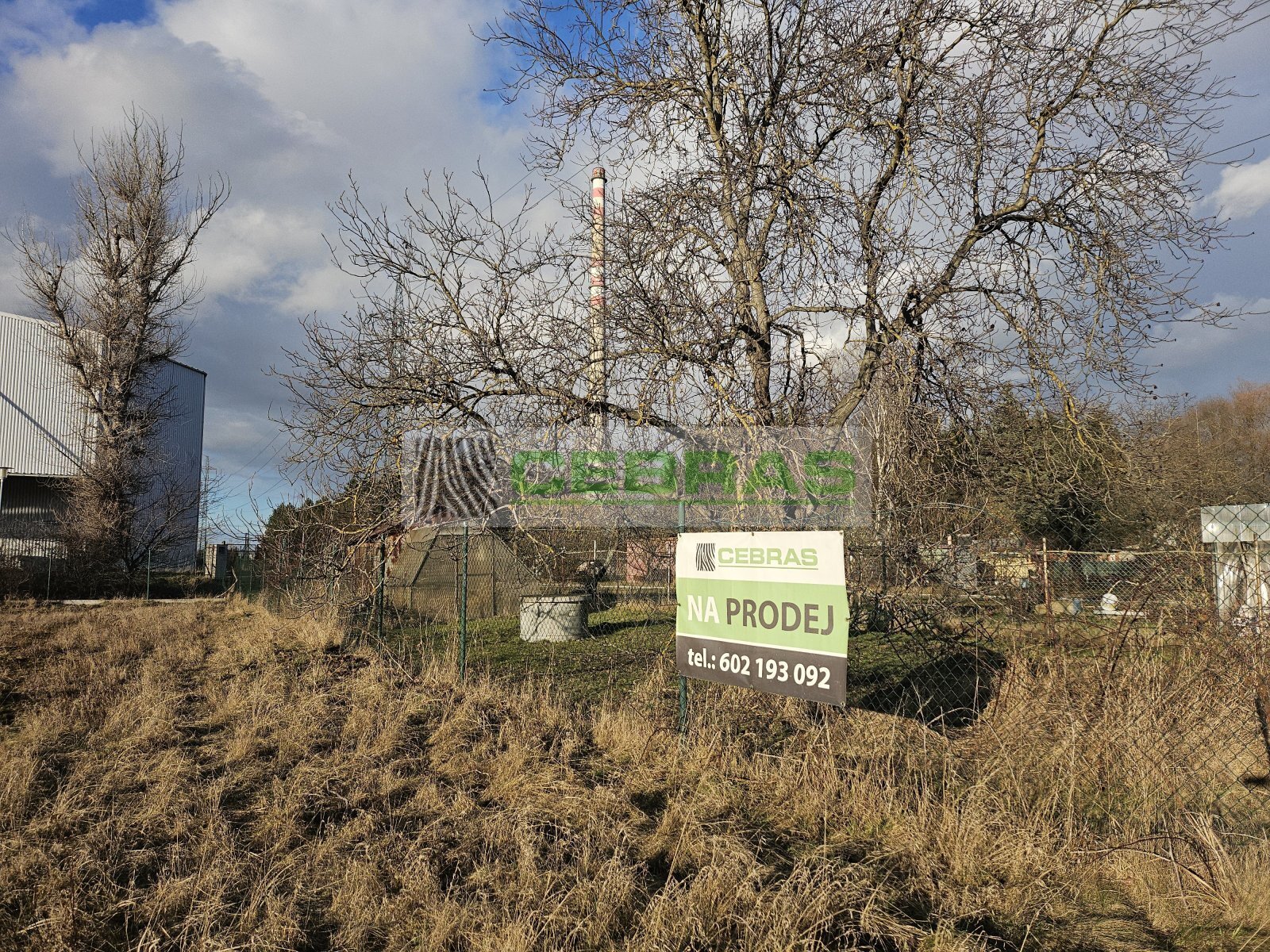 Ze sousedního pozemku