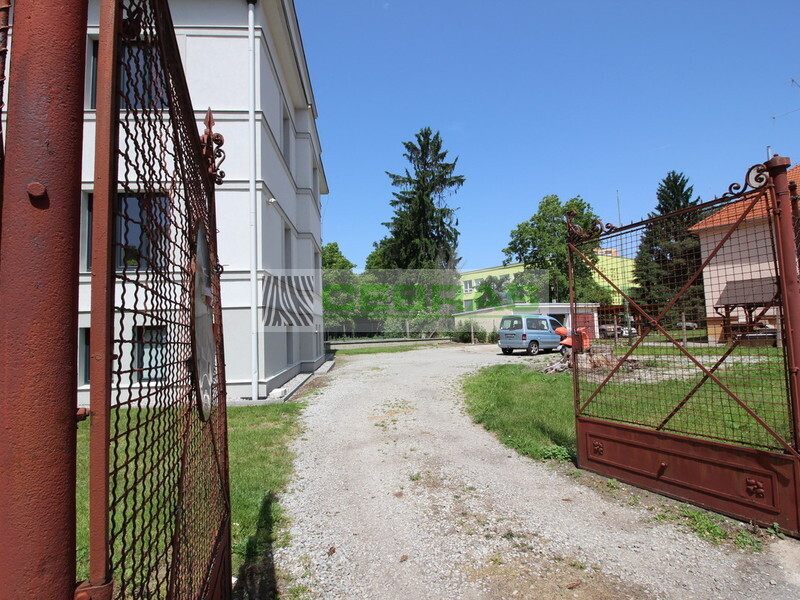 Parkování na pozemku domu