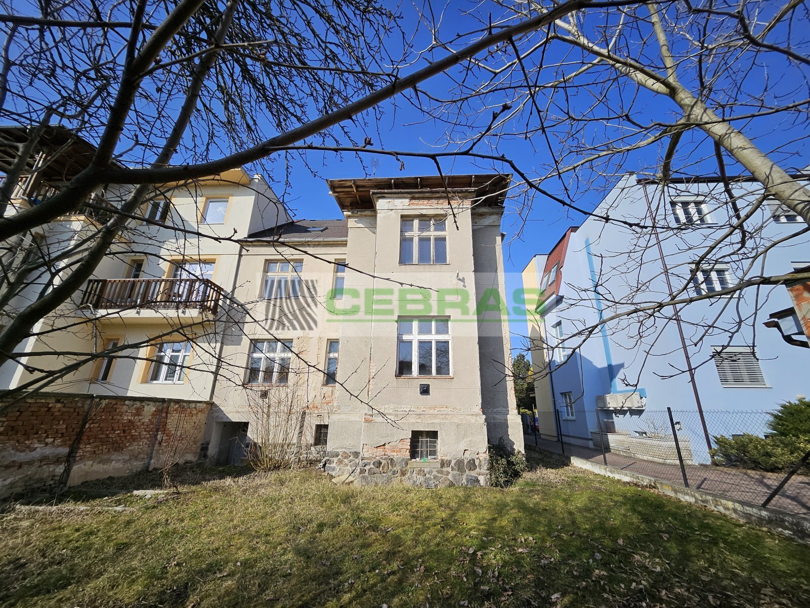 Pohled na dům ze zahrady