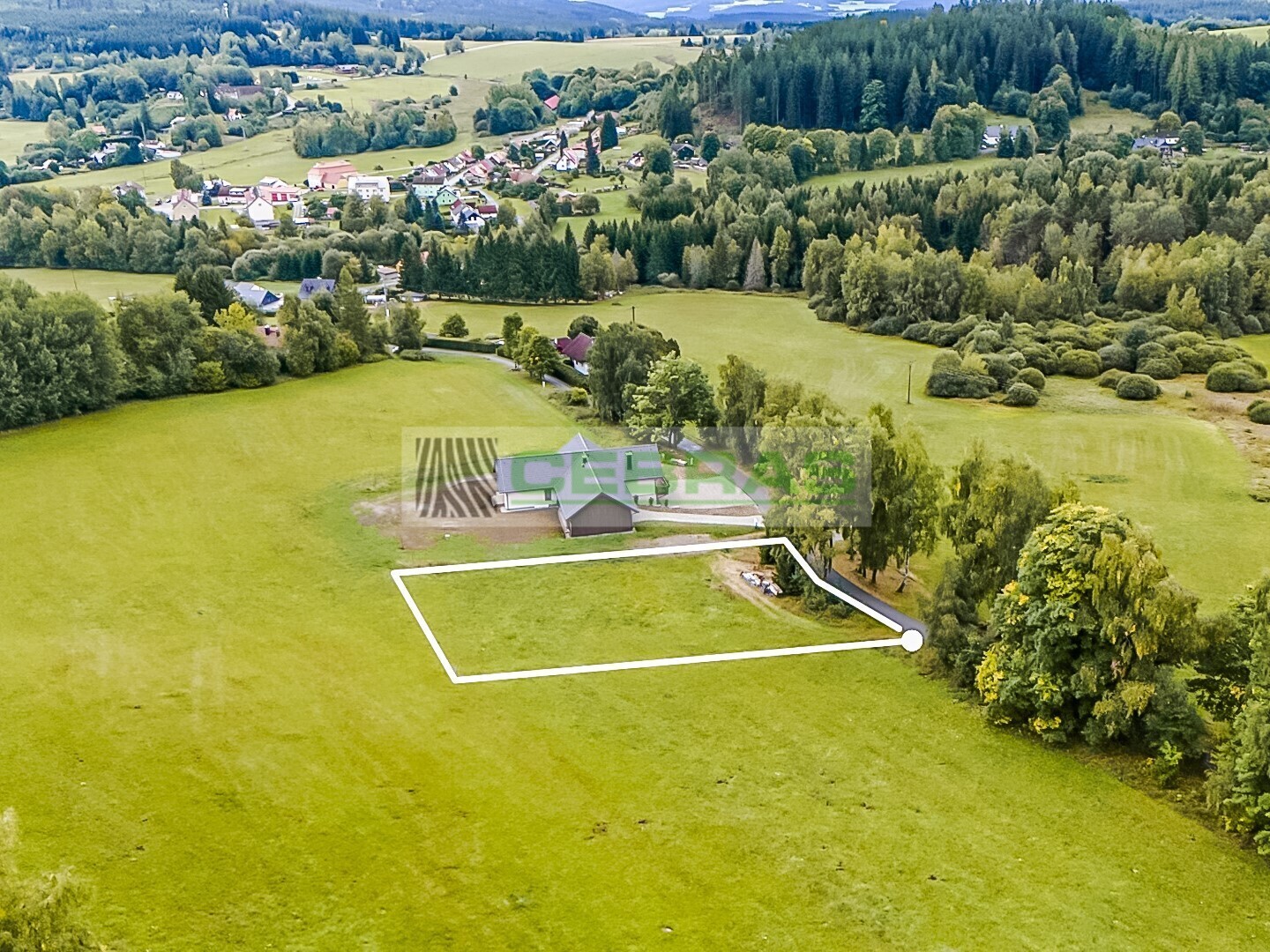 Pohled s vyznačeným pozemkem