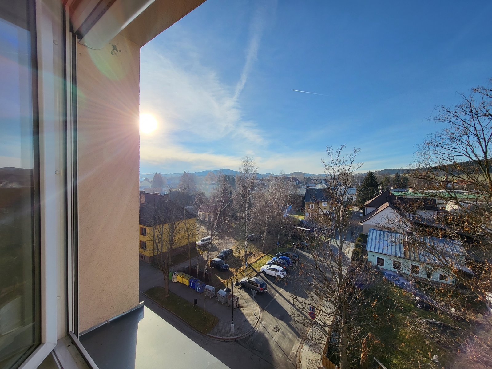 Výhled z okna v ložnici