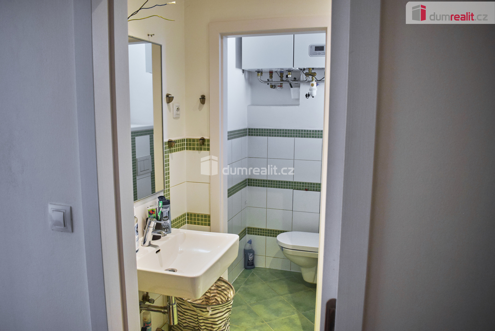koulpelna-umyvadlo a wc