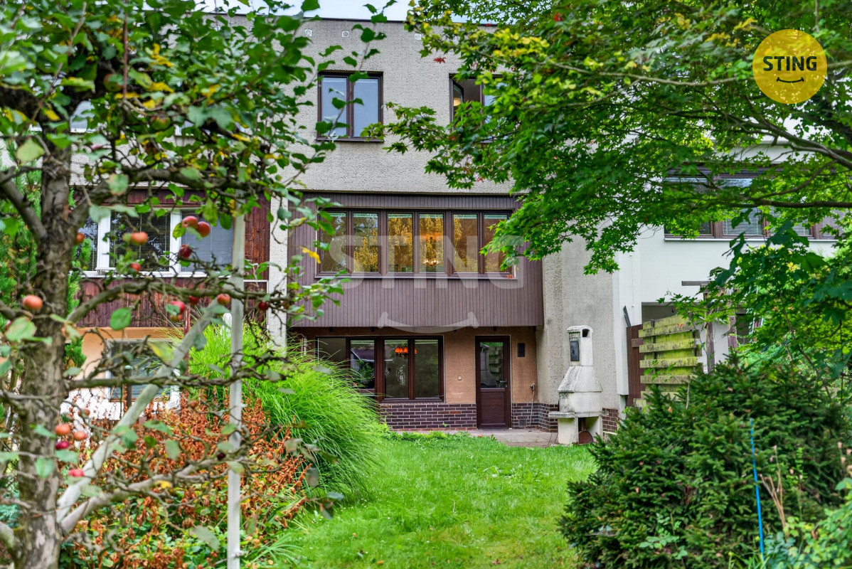 Prodej rodinného domu 244 m²