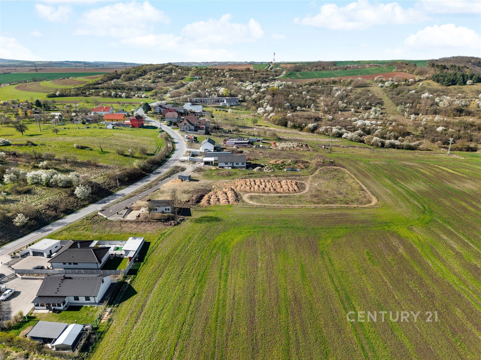 Stavební parcela na venkově s krásným výhledem, ro