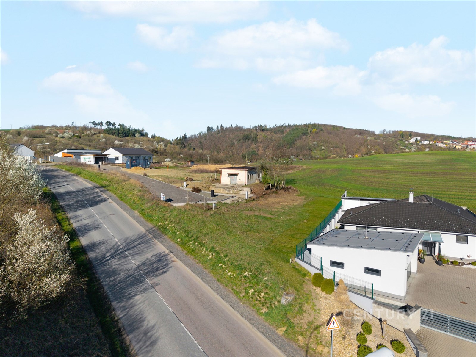 Novostavba rodinného domu s moderními prvky, nachá