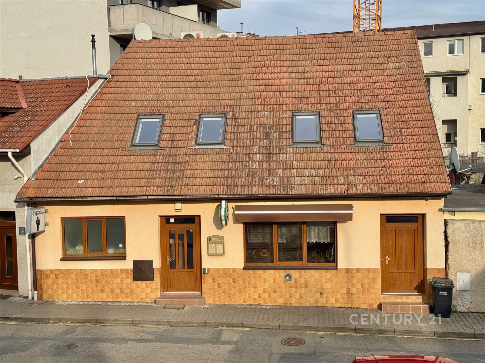 Prodej restaurace 170 m² – pohled 2