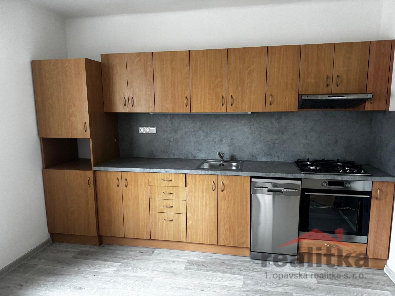kuchyň BDFC4249-BAE8-467D-B807-637E2839042B.JPG
