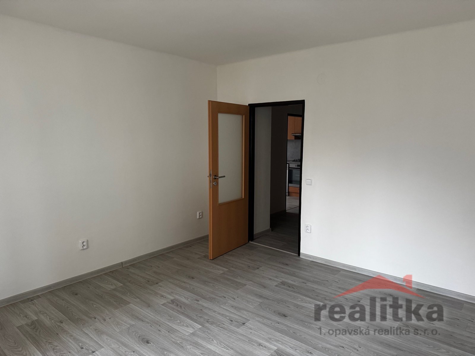 pokoj B7501E7C-80D0-4F03-86F6-1745CAC2E32B.JPG