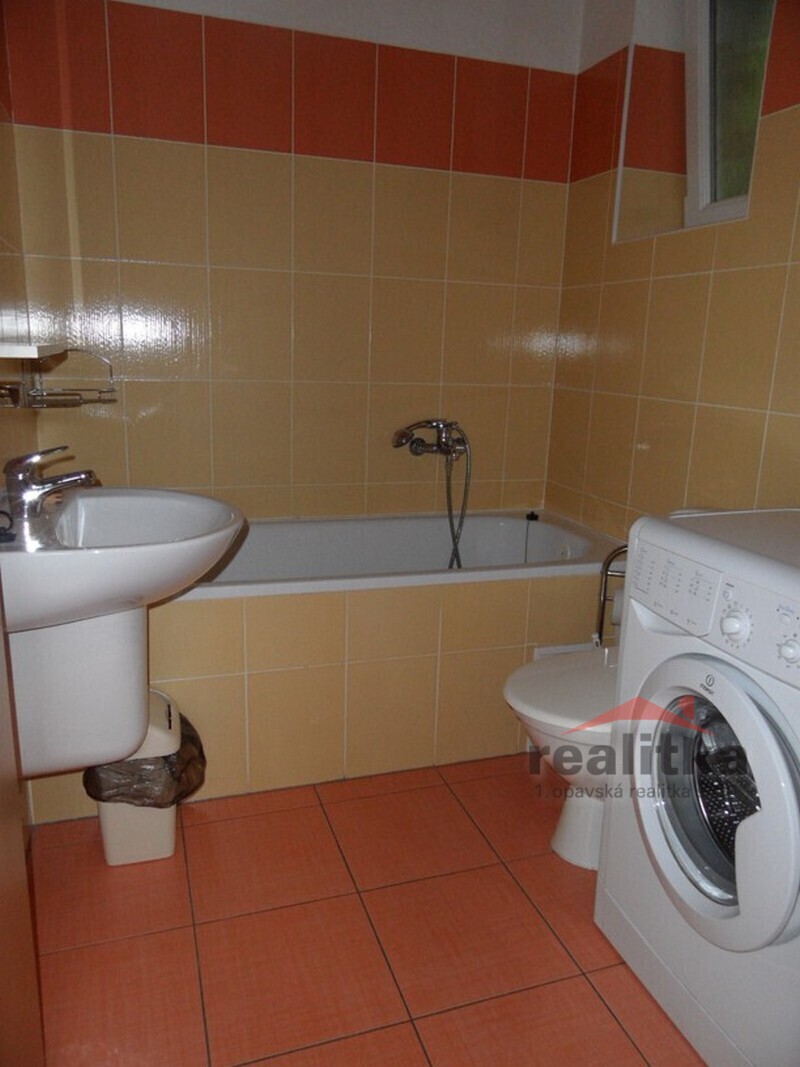 byt 3 - koupelna.jpg