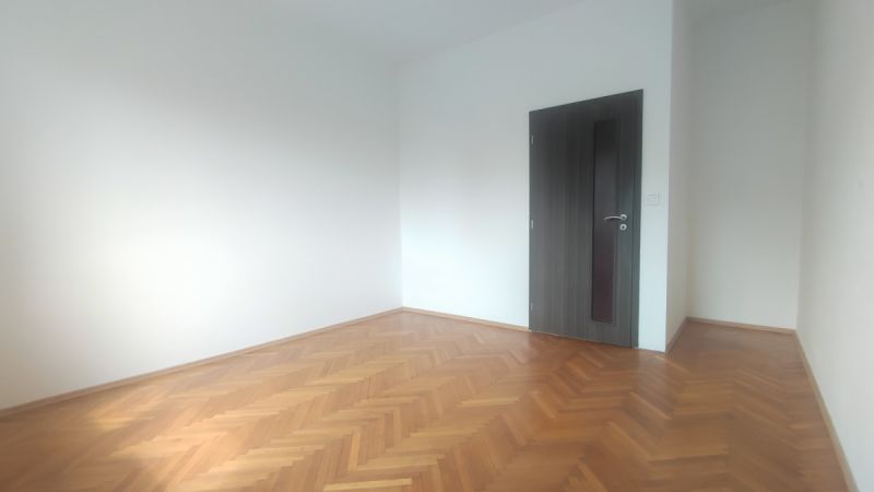 Byt 3+1/B (4+kk), 97m2, v Hr. Král.- Malšovice, ul