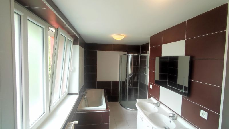 Byt 3+1/B (4+kk), 97m2, v Hr. Král.- Malšovice, ul