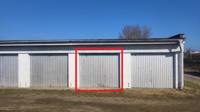 Řadová dr. garáž (17m2) v Hradci Králové - Pouchov