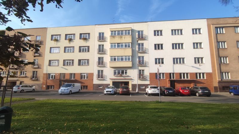 Pronájem bytu 2+1/B (64m2) v centru HK - Smetanovo nábřeží