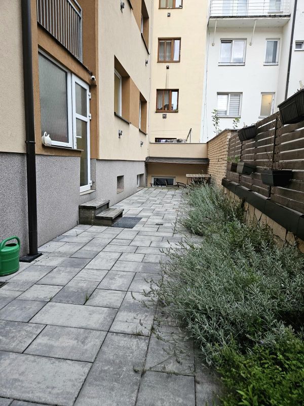 Pronájem BJ 2+kk, 49 m2, Žižkova, Náchod