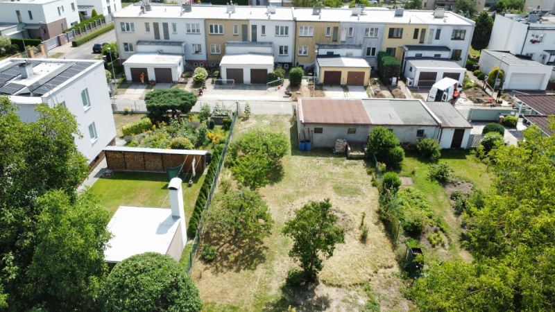 Stavební pozemek 320 m2 s garáží, Pardubice - Stud