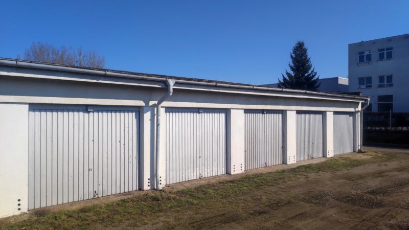 Řadová dr. garáž (17m2) v Hradci Králové - Pouchov