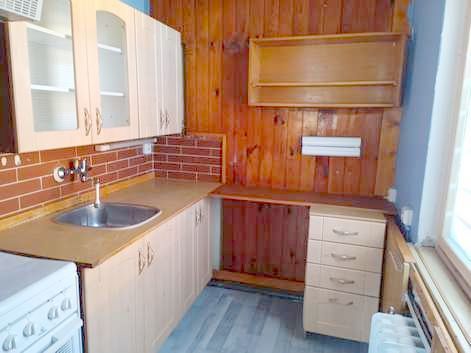 Byt 3+1 s lodžií, sklepem, kolnou a oploceným dvorem