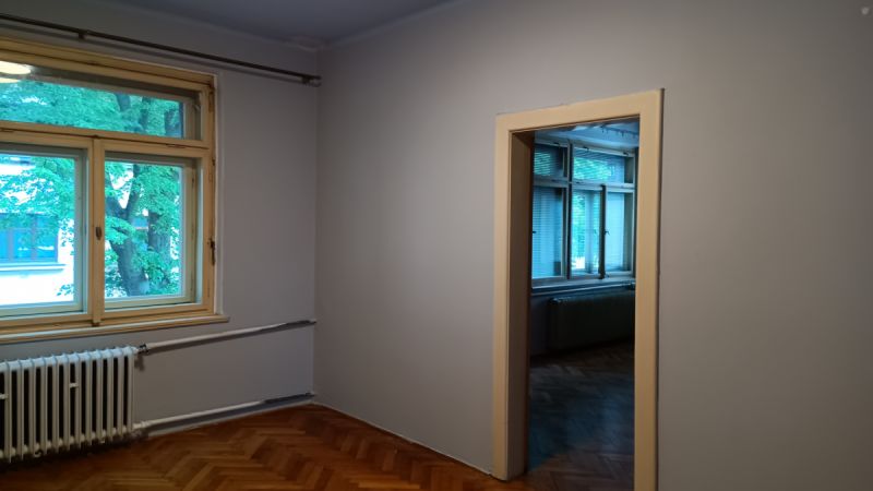 Pronájem bytu 3+1 s lodžií, sklepem, kolnou a par