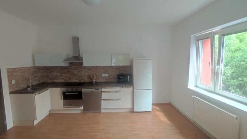 Byt 3+1/B (4+kk), 97m2, v Hr. Král.- Malšovice, ul
