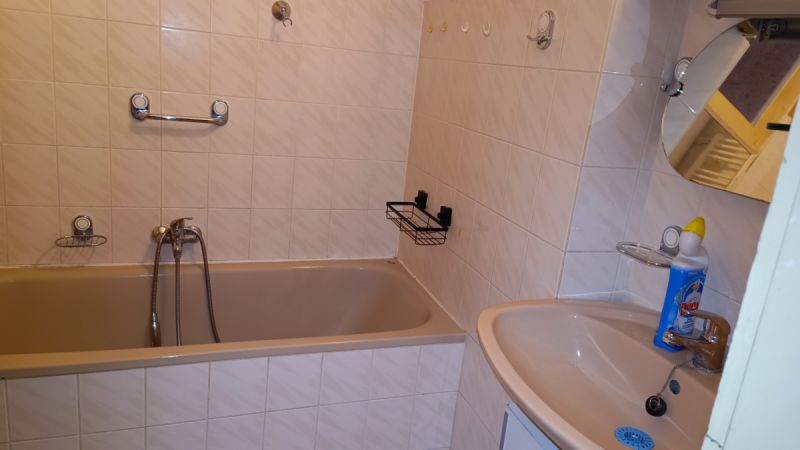 Pronájem bytu 3+1 s lodžií, sklepem, kolnou a par