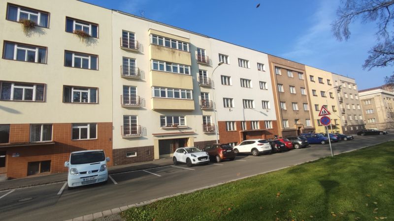 Pronájem bytu 2+1/B (64m2) v centru HK - Smetanovo nábřeží