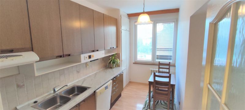 Pronájem bytu 3+1 (80m2) s lodžií v Hr. Králové -P