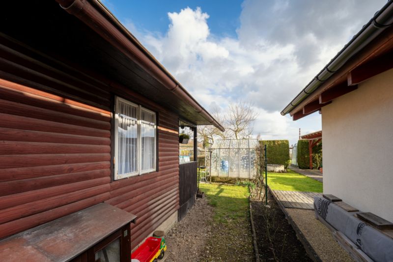 Udržovaná zahrádka se zahradní chatkou v Týništi n