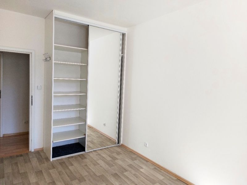 Pronájem bytu 3+1 (80m2) s lodžií v Hr. Králové -P