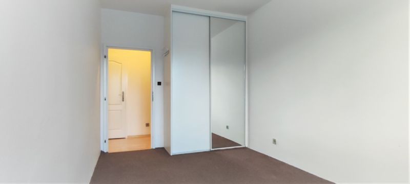 Pronájem bytu 3+1 (80m2) s lodžií v Hr. Králové -P