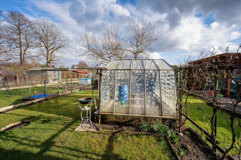 Udržovaná zahrádka se zahradní chatkou v Týništi n