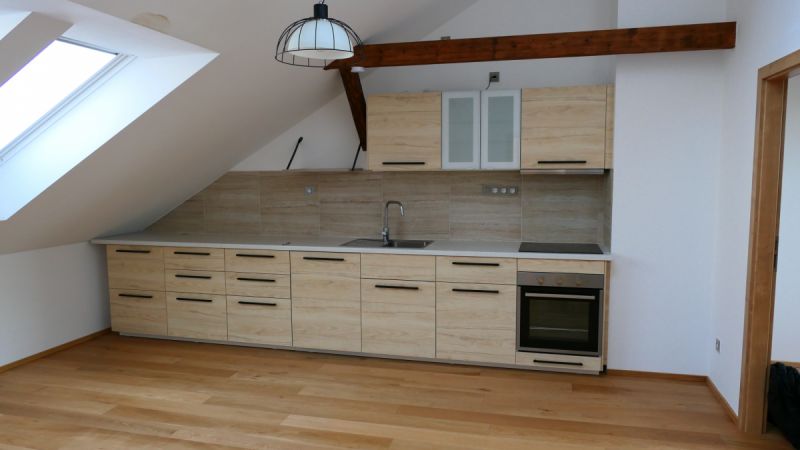 Pronájem bytu 3+kk Náchod, Husovo náměstí