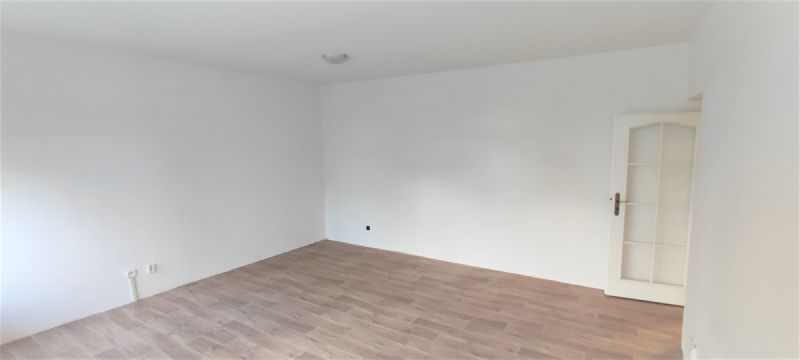 Pronájem bytu 3+1 (80m2) s lodžií v Hr. Králové -P