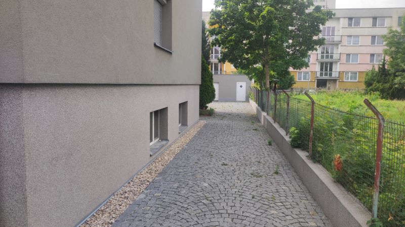 Byt 3+1/B (4+kk), 97m2, v Hr. Král.- Malšovice, ul