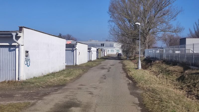 Řadová dr. garáž (17m2) v Hradci Králové - Pouchov