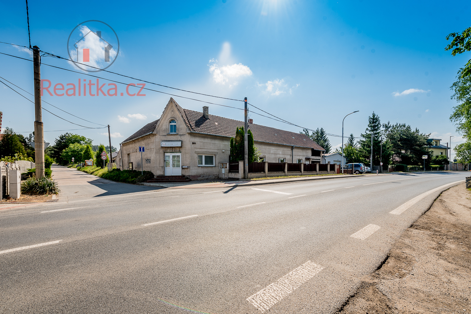 Pohled z ulice 2.jpg