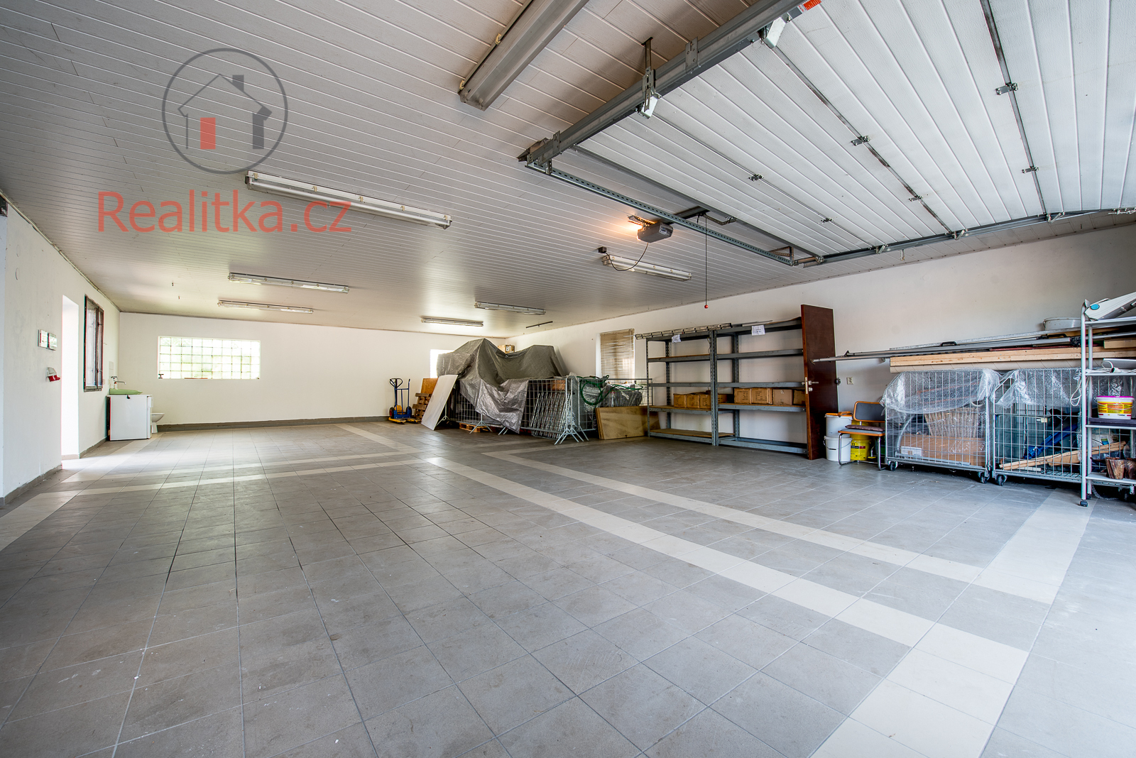 Garáž 1 interiér.jpg