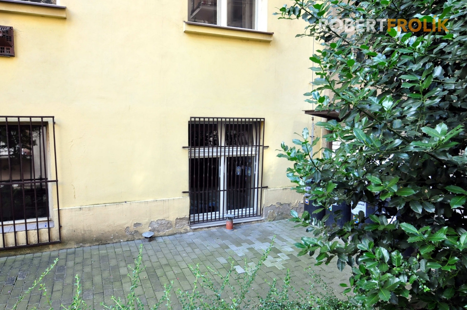 Nebytový prostor k pronájmu - Praha 6, Bubeneč - Eliášova - pohled ze dvora