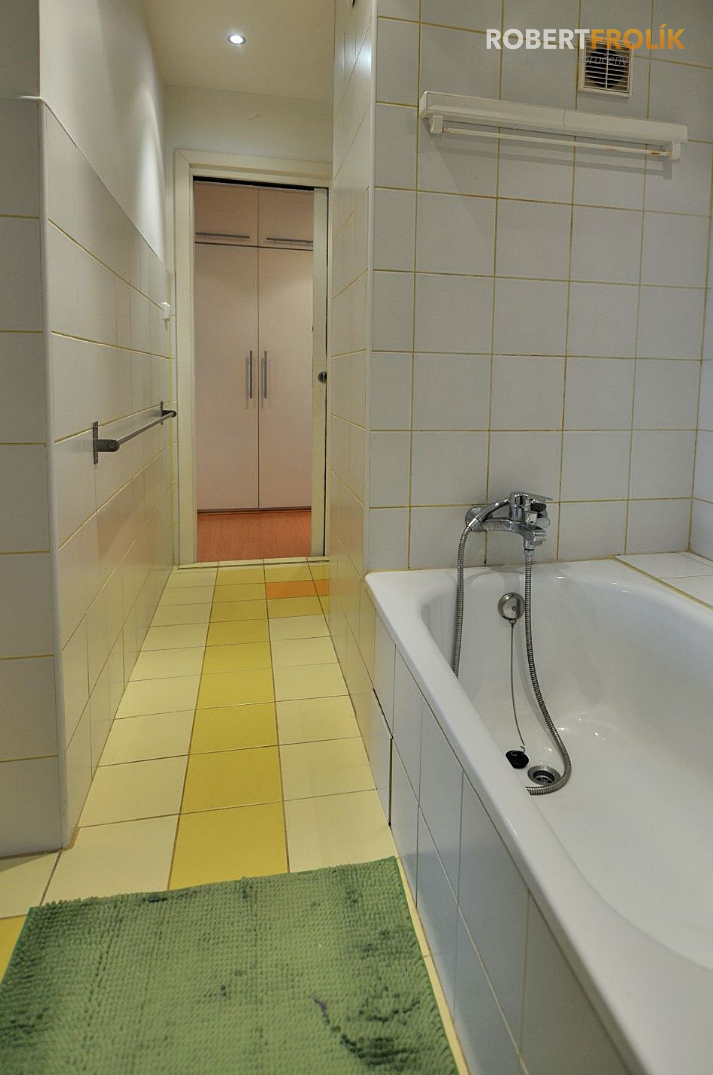 Zařízený byt 2+kk s lodžií - Praha 6, Ruzyně - Děd