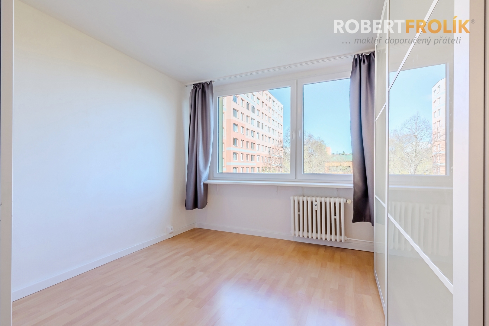 Částečně zrekonstruovaný byt 3+kk s lodžií - Praha